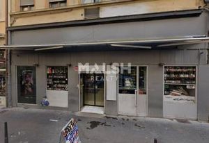 Location local commercial - 135 m²