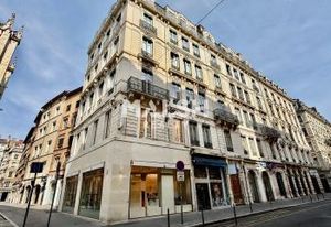 Location bureaux Lyon 2 Presqu'île - Métro A et C, bus et vélos