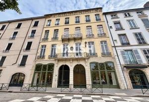 Bureaux à vendre/location Lyon 2 place Bellecour