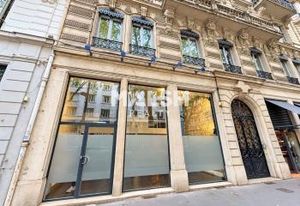 Location bureaux Lyon 3 - Proche métro B, T1 et gare Part-Dieu