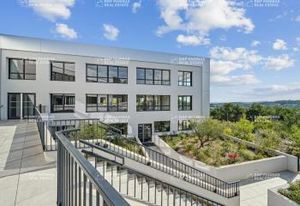 Location bureaux Sophia Antipolis - Proche autoroute A8, gare et aéroport