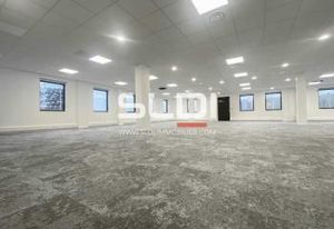 Location bureaux Montluel - Proche gare SNCF et A42