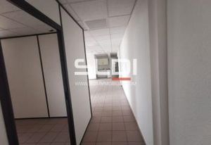 Location bureaux Saint-Pierre-de-Chandieu - Parc d'activité sécurisé, bus TCL Ligne 30