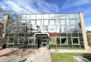 Location bureaux Limonest - Parc arboré, proche bus