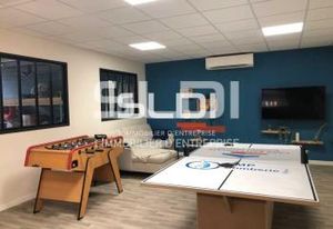 Location bureaux Vénissieux - Parc d'activités 2020, bus HLM République