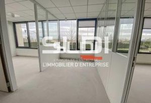 Location bureaux Bron, proche autoroute A43 et Tram T5