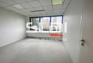 Location bureaux Bron, proche autoroute A43 et Tram T5