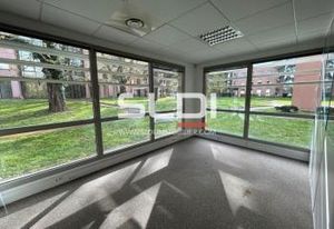 Bureaux à louer Ecully - Proche centre-ville de Lyon, bus, SNCF et A6
