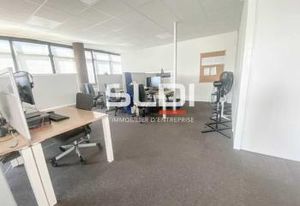 Location bureaux Tassin-la-Demi-Lune - Proche transports en commun