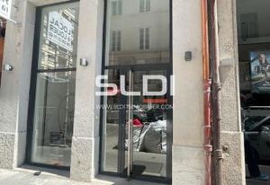 Location local commercial Lyon 6e - Entièrement rénové