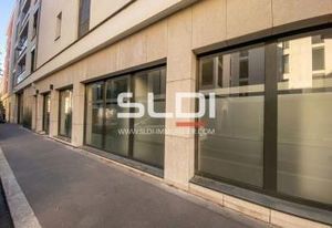Location bureaux Lyon 7 - Rez-de-chaussée spacieux et moderne