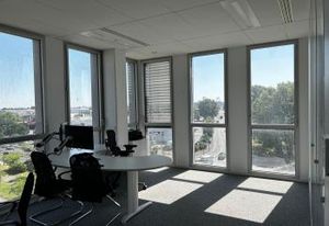 Location bureaux Bordeaux Berges du Lac - Tram C à 250 m