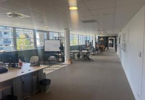 Location bureaux Bordeaux Bassins à Flot - Tram B et bus à proximité