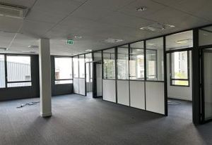 Bureaux à louer Bordeaux Bassins à Flot - Tram B et vue sur les Bassins