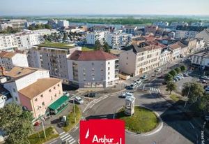 Local commercial à vendre - 162 m²