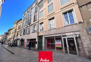 Location local commercial Macon centre-ville - Place Saint-Pierre