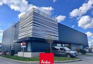 Location activité/entrepôt - 905 m²