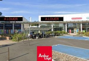 Location local commercial Auchan Rive de Saône - Macon Nord