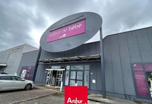 Local commercial 750 m² à Viriat - Proche Bourg-en-Bresse