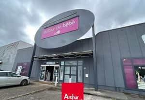 Local commercial 750 m² à Viriat proche Bourg-en-Bresse