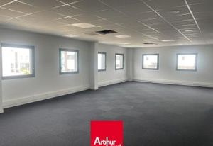 Bureaux à louer Genay - Proche A46 et gare SNCF
