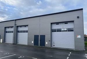 Local d'activité à louer Ormes - Proche A10 et RD2060