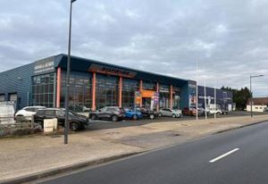 Location local commercial Saran - RN20 Orléans-Paris