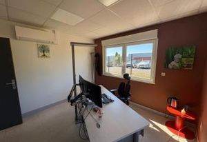 Bureaux à vendre Semoy près d'Orléans - RDC + étage
