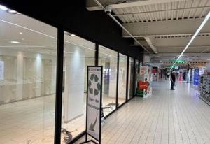 Location local commercial Olivet - Galerie Auchan
