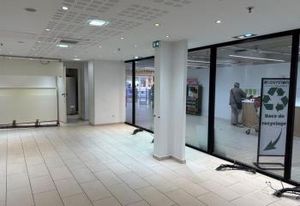Location local commercial Olivet - Galerie Auchan