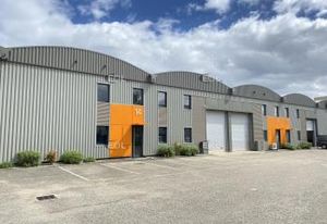Entrepôt avec bureaux à louer Dardilly - Proximité A6, A89