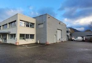Local d'activité avec bureaux à vendre Annecy - Proche A41 et gare Pringy