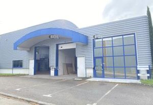 Location local d'activité Saint-Genis-Laval - Parc sécurisé