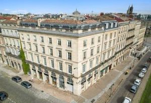 Location bureaux Bordeaux - Vue sur les quais et quartier dynamique