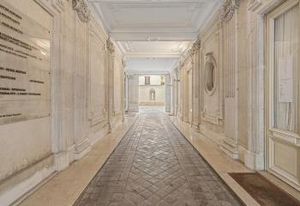 Location bureaux Paris 1 - Proche métro et transports