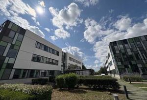 Location bureaux Lyon 7 - Pôle scientifique Gerland, proche métro et autoroutes