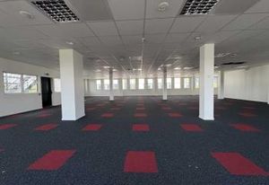 Location bureaux Lyon 7 - Pôle scientifique Gerland, proche métro et autoroutes