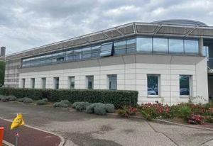 Vente bureaux Bron - Proche A43, périphérique et tramways T2 et T5