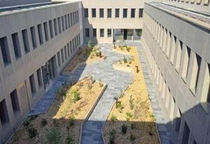 Vente bureaux Bron - Proche périphérique Laurent Bonnevay, tram T5 et aéroport Lyon St-Exupéry