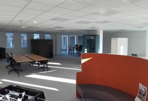 Vente bureaux Bron - Proche périphérique Laurent Bonnevay, tram T5 et aéroport Lyon St-Exupéry