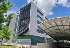 Location bureaux Lyon 8 - Proche métro Laennec, accès rapide autoroutes et aéroport