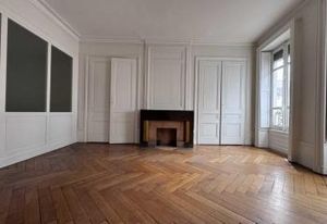 Location bureaux Lyon 6 - Proche Part-Dieu, bus, tram et gare