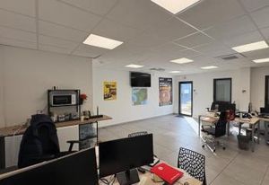 Local d'activité à louer Décines-Charpieu - Proximité autoroutes et transports