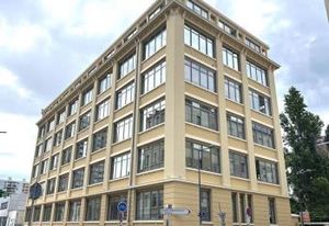 Bureaux rénovés Villeurbanne Gratte-Ciel - Métro A