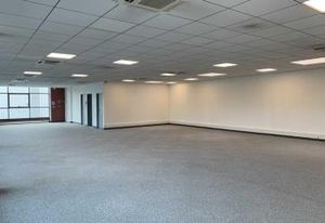Location bureaux Noisy-le-Sec - Proche autoroutes A3 et A86, RER Rosny Bois Perrier