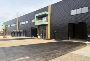 Location locaux d'activité La Queue-en-Brie - Proximité A104 et A4