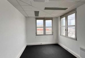 Vente bureau Pantin - Proche métro Hoche, Tramway et RER