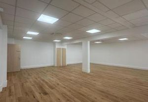Bureaux individuels rénovés - Ivry-sur-Seine - Métro Pierre et Marie Curie