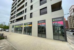 Location local commercial Ivry-sur-Seine - Quartier dynamique
