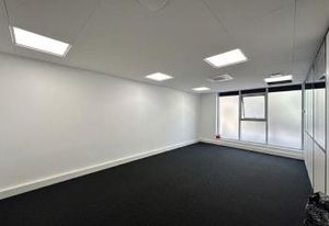 Vente local commercial angle Montrouge - Grand Paris Express
